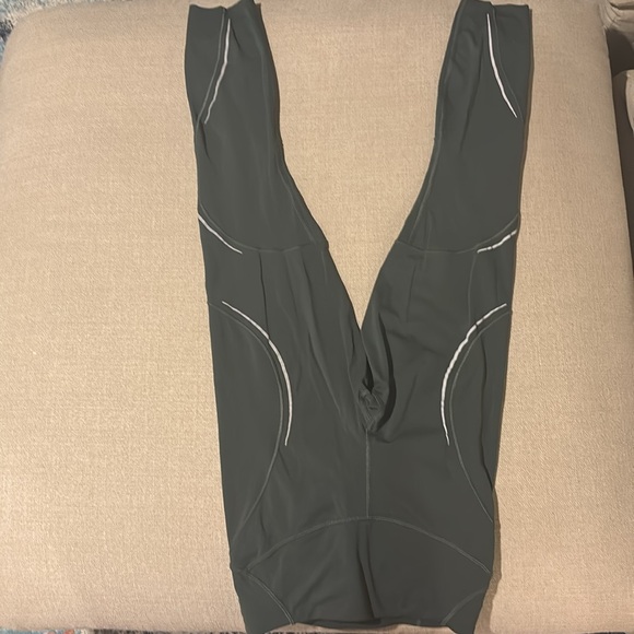 Lululemon Base Pace Legging - Picture 3 of 4